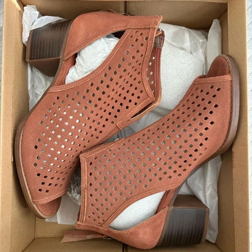 Dirty Laundry | Tessa Suede Perforated Peep Toe Booties